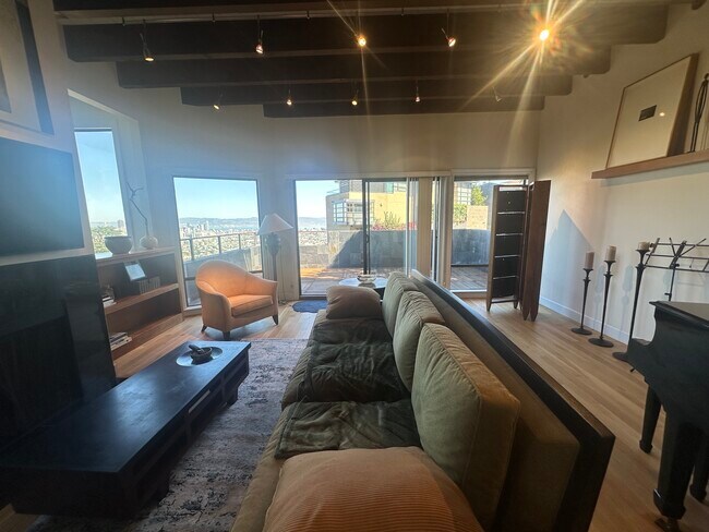 Foto del edificio - 304 Twin Peaks Blvd