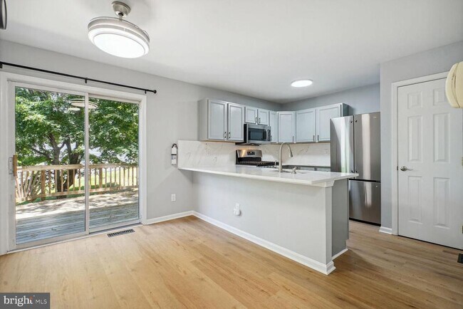 Foto del edificio - 6146 Kendra Way