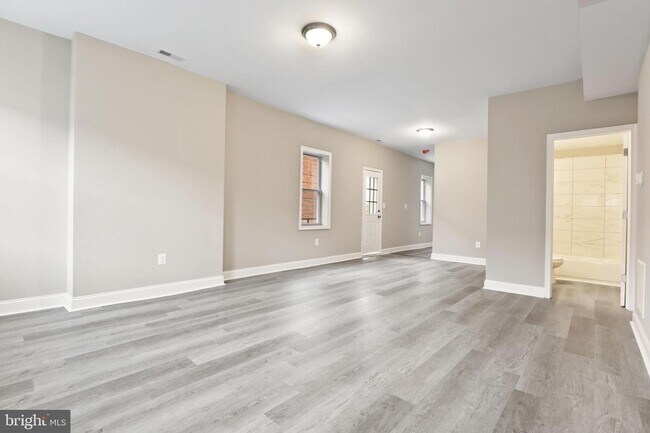 Building Photo - 34 N Kresson St