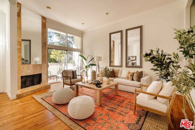 Foto del edificio - 17158 Palisades Cir