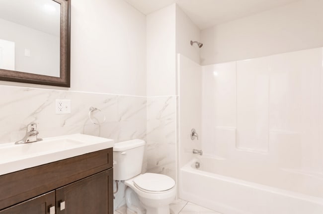 Building Photo - 134-142 Sussex Ave