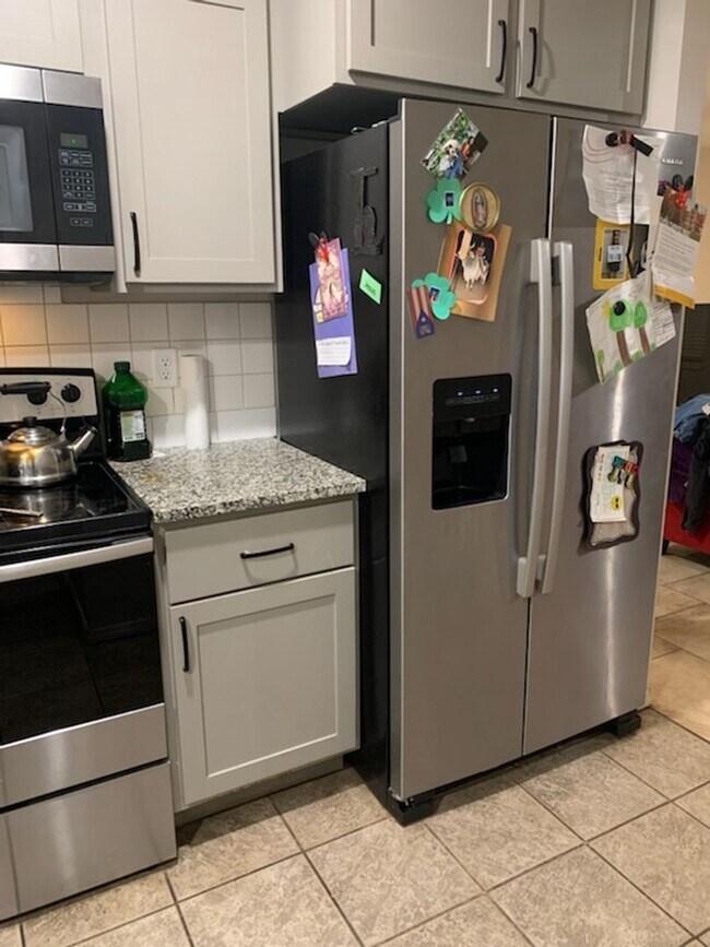 Building Photo - 2816 W 25th St N