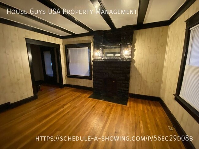 Foto del edificio - 2416 E 42nd St