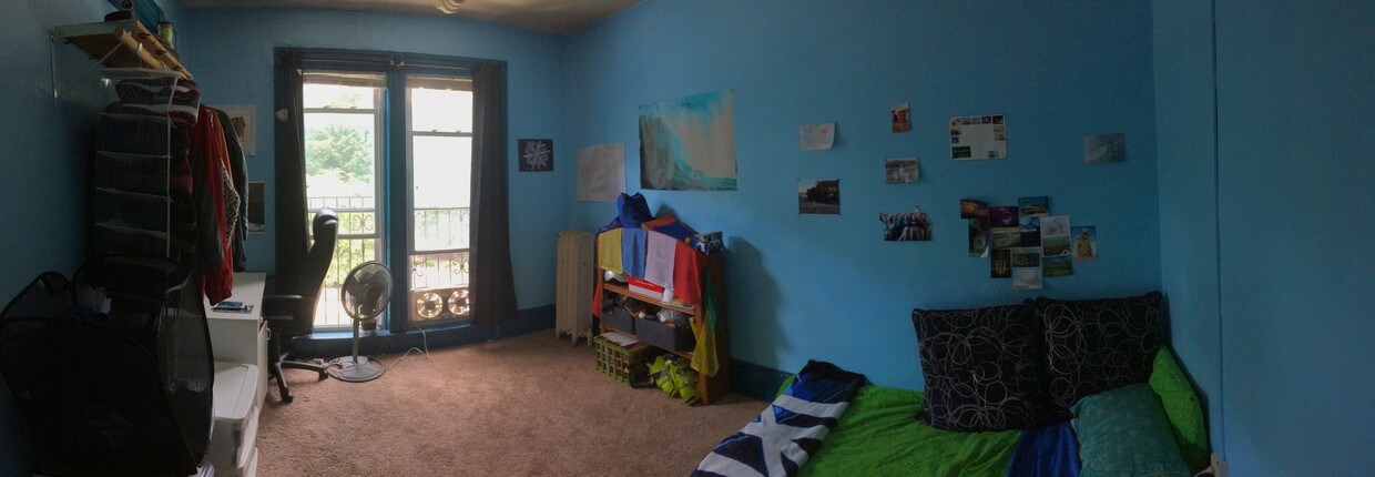Foto principal - 140 E College Ave