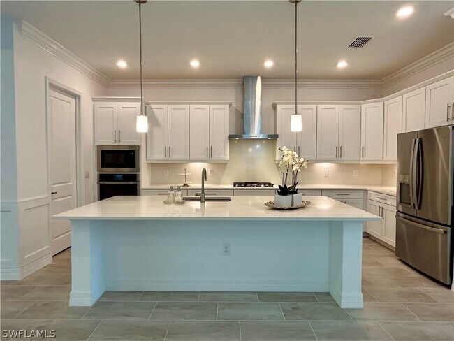 Building Photo - 14063 Blue Bay Cir
