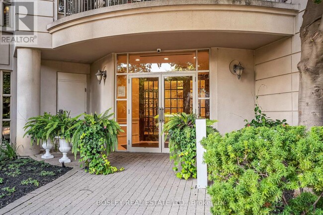 Photo du bâtiment - 3085 Bloor St W