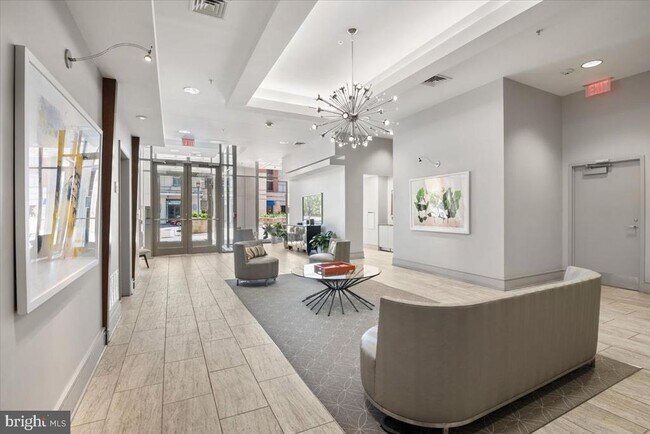 Building Photo - 3600 S Glebe Rd