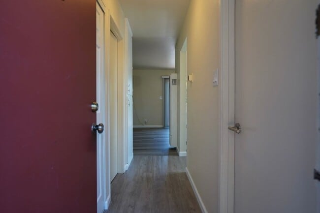 Building Photo - 511-525 Riverside Drive