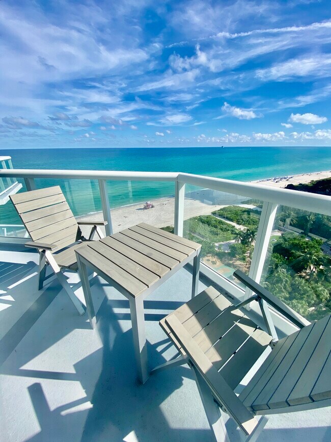 Building Photo - 6515 Collins Ave