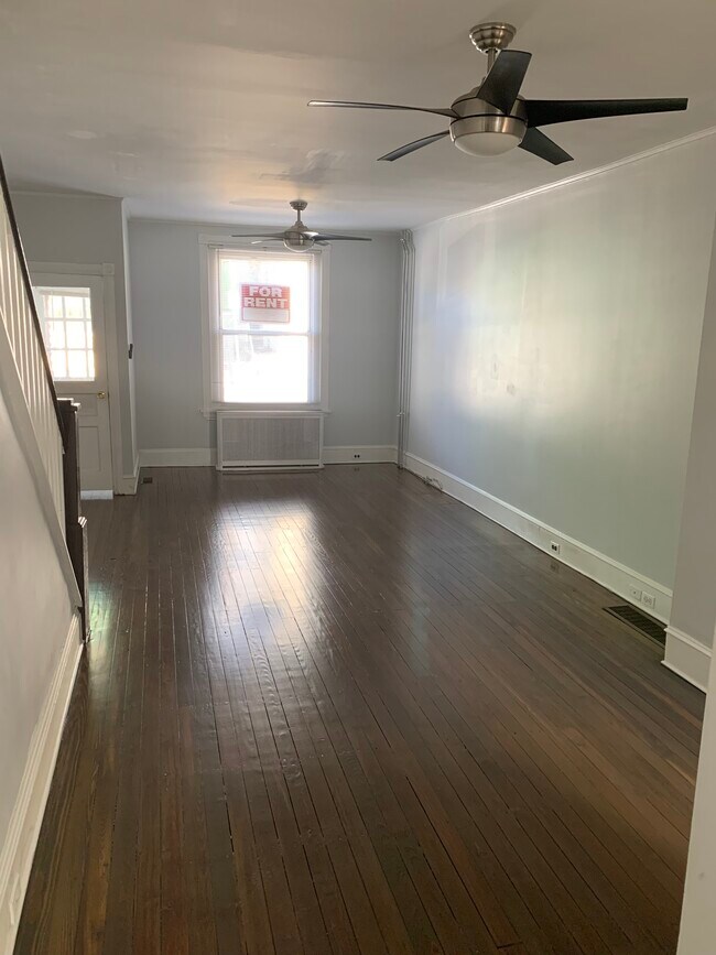 Building Photo - 203 Levering St