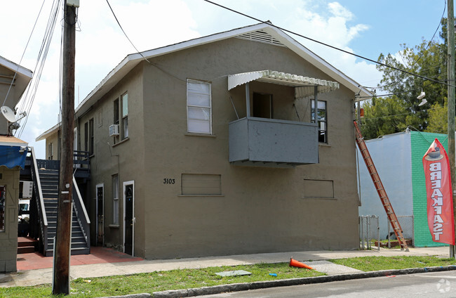 Building Photo - 3103 N Armenia Ave