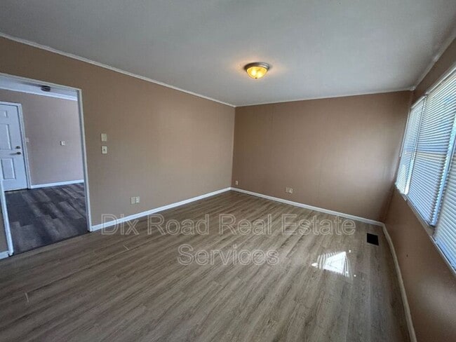Foto del edificio - 1422 Honeybee Dr