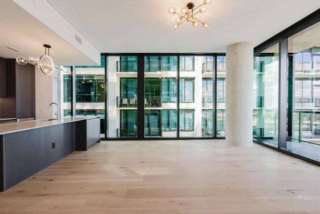 Foto del edificio - 610 Davis St