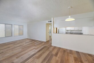 Building Photo - 1670 Bellevue Rd