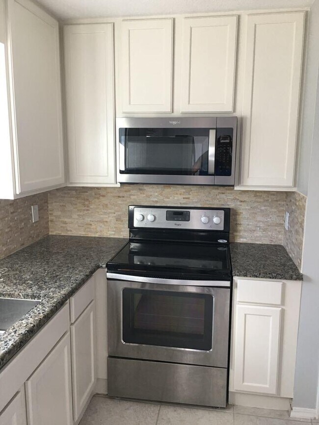 Building Photo - 1221 Quail Ridge Dr