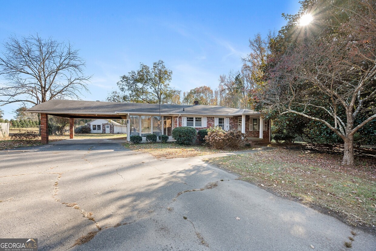 Foto principal - 525 Hardscrabble Rd