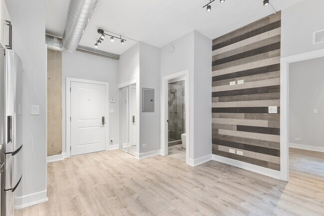 Foto del edificio - 7645 N Sheridan Rd
