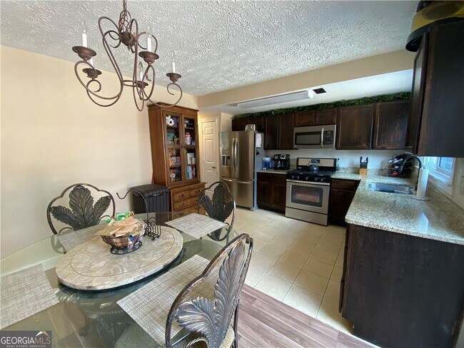 Foto del edificio - 1220 Kennesaw Trace Ct