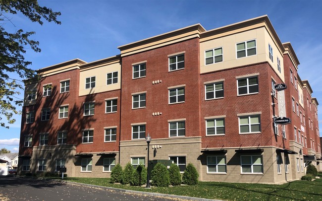 Building Photo - Colonial Commons Apartments