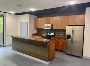 Building Photo - 62 W Colonial Dr