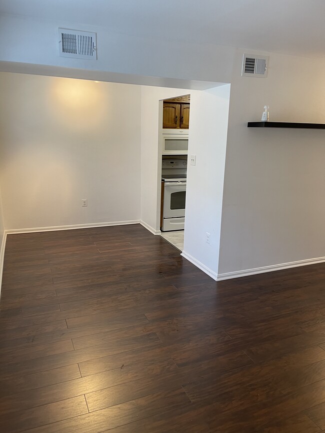 Building Photo - 11769 Carriage House Dr