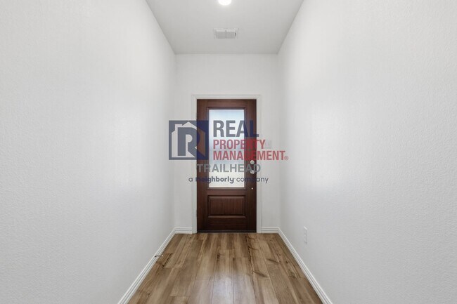 Foto del edificio - Well-Designed 4-Bedroom Home with Modern Finishes in Haslet