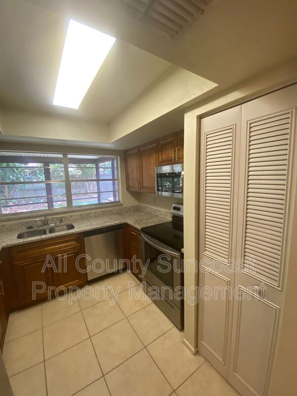 Foto del edificio - 2636 Orangewood Ct