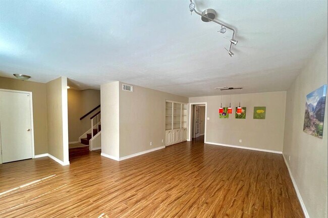 Foto del edificio - 13140 Trail Hollow Dr