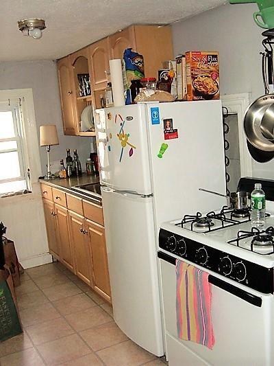 Primary Photo - 14 Lewis St