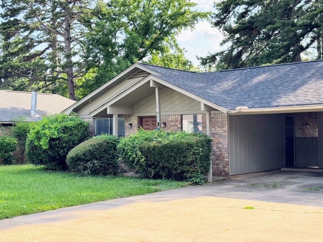 Primary Photo - 6207-6207 Sandlin Ave