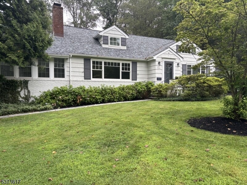 Foto principal - 241 Summit Ave