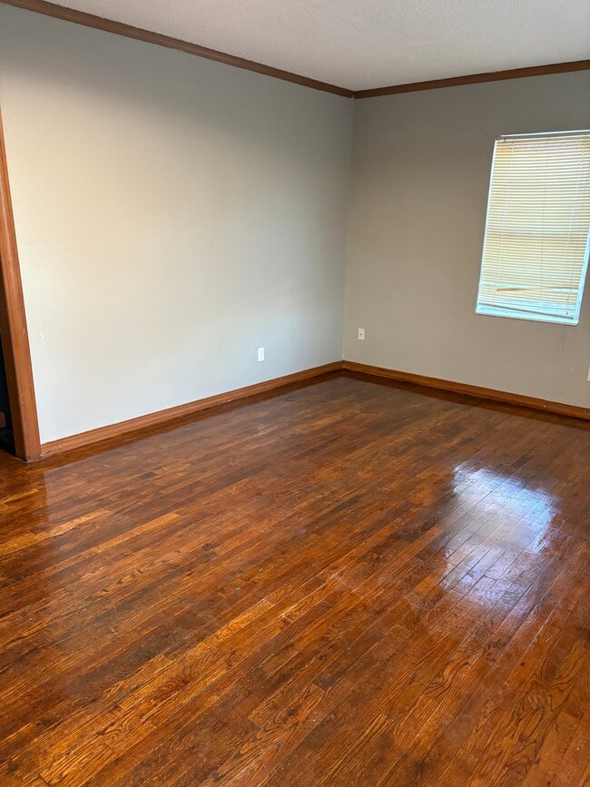 Building Photo - 1421 E Lockheed Ct