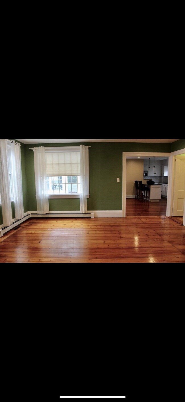 Building Photo - 368 N Elm St