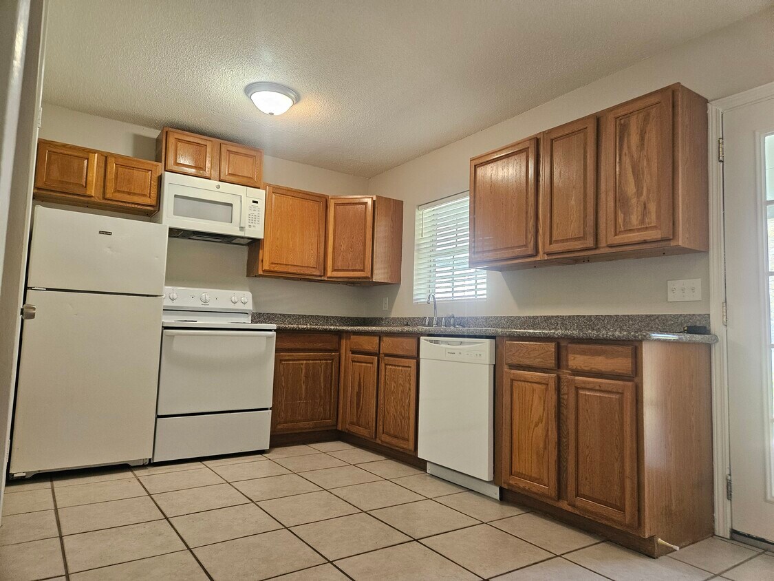 1909 Orleans St, Mandeville, LA 70448 Townhome Rentals in Mandeville