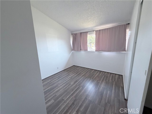 Foto del edificio - 5929 Los Molinos Dr