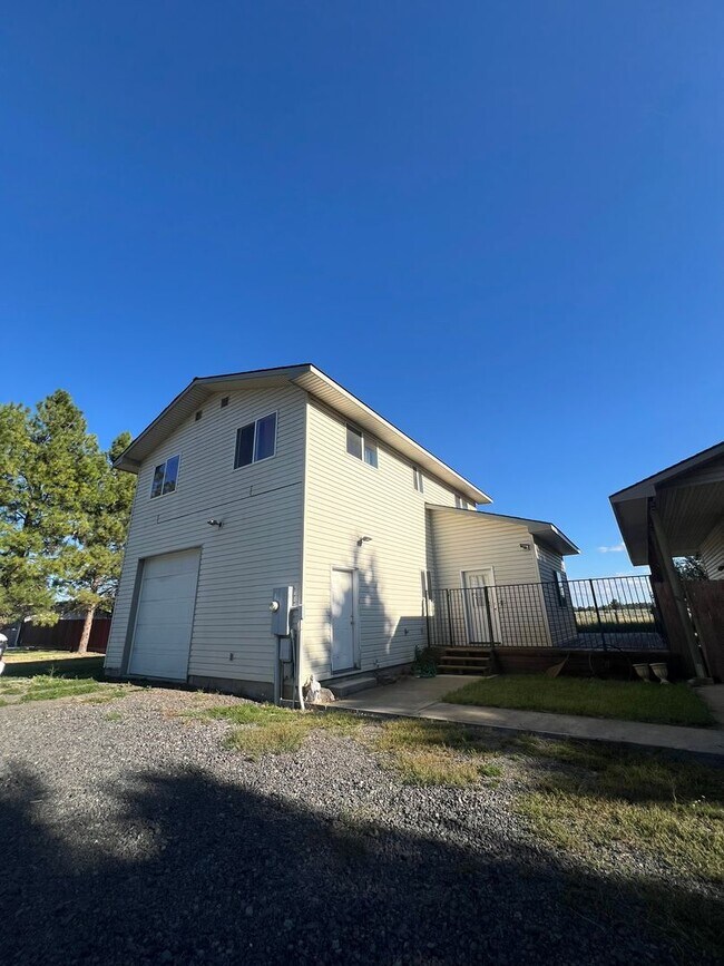 Building Photo - 5331 Primrose Ln