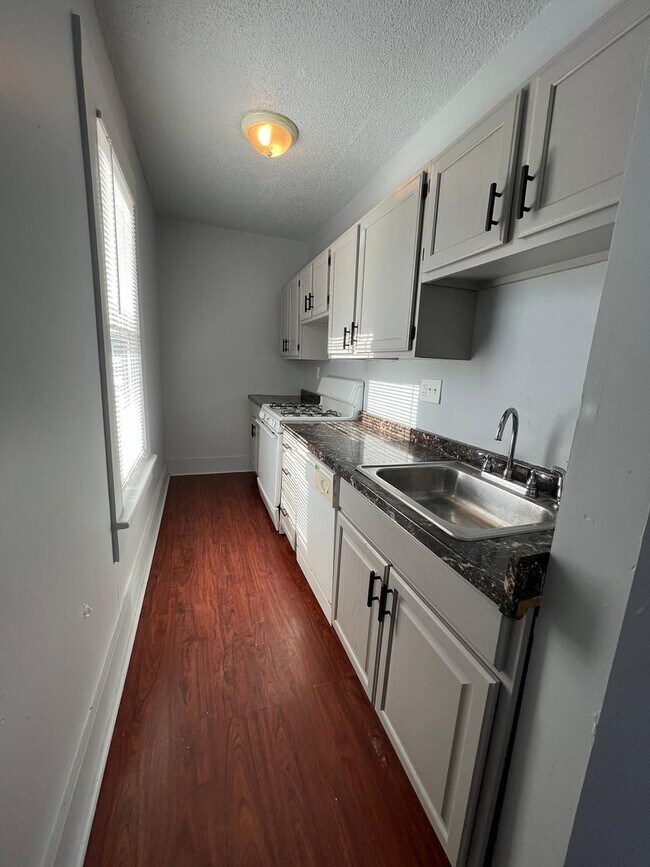 Foto del edificio - 402-404 Poplar St