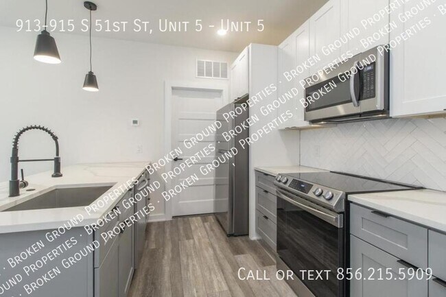 Building Photo - 913-915 S 51st St, Unit 5-Unit 5