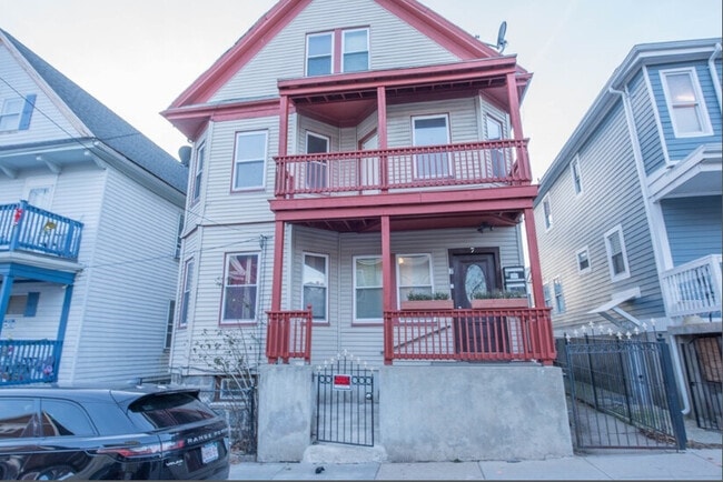 Building Photo - 7 Gayland St