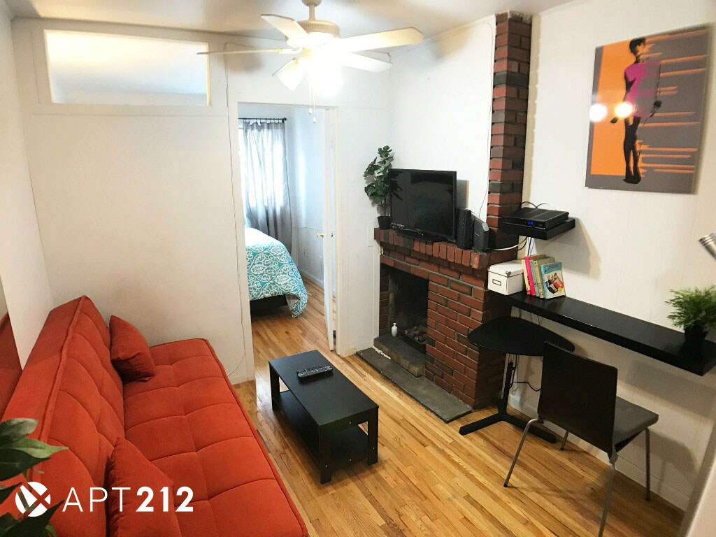 Primary Photo - 335 E 33rd St