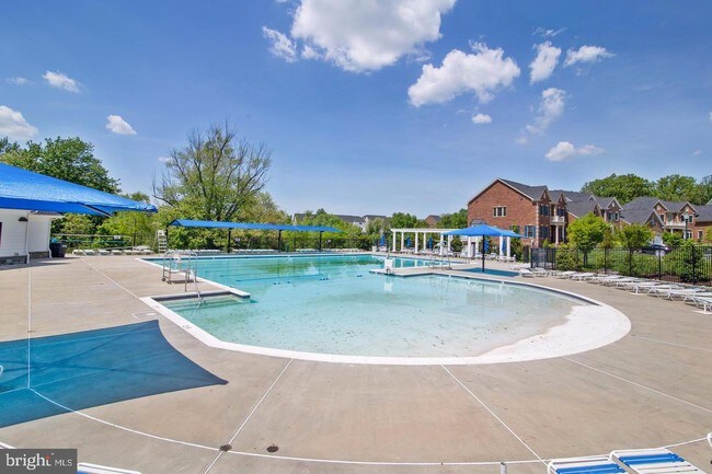 Building Photo - 11882 Country Squire Way