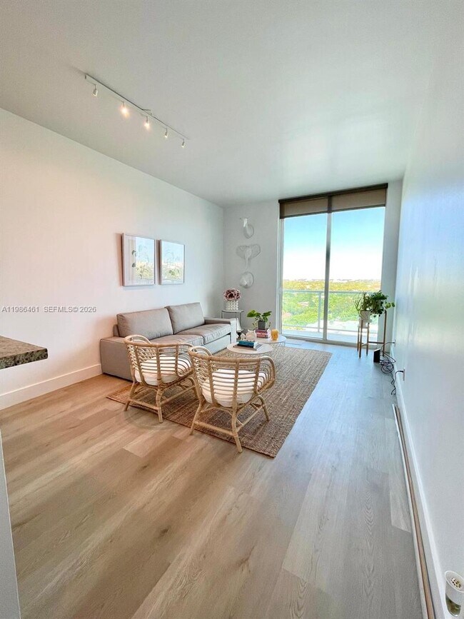 Foto del edificio - 2525 SW 3rd Ave