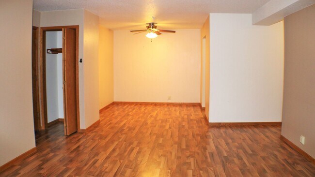 Foto del edificio - $1,125 | 2 Bedroom, 1.5 Bathroom 1st Floor Condo | No Pets | Sublease* | Available for August 1st...