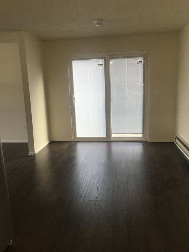 Dining Area - 6623 S Monroe St