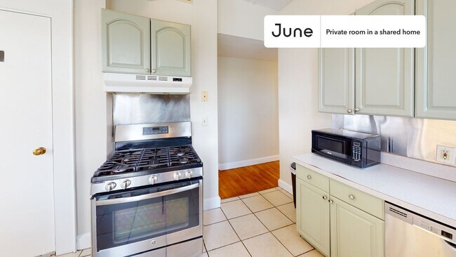 Building Photo - Room in Shared 4 bed/2 bath home in Allston
