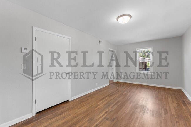 Building Photo - 1817 Catherine St