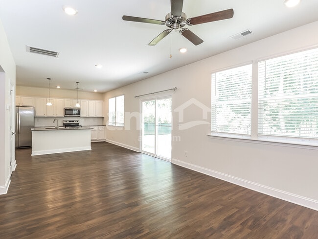Building Photo - 559 Rivermist Dr
