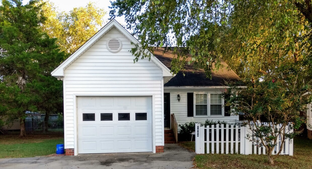 1804 Beth Ct, Florence, SC 29501 House for Rent in Florence, SC