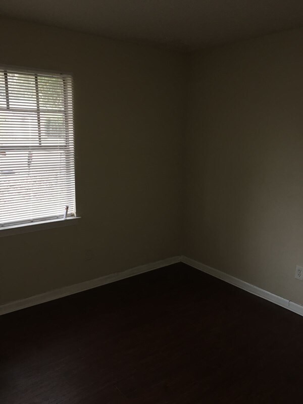 Building Photo - 3421 Piney Woods Ave