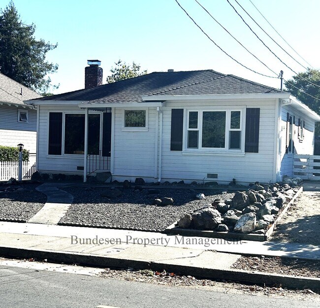 Building Photo - West Petaluma Home